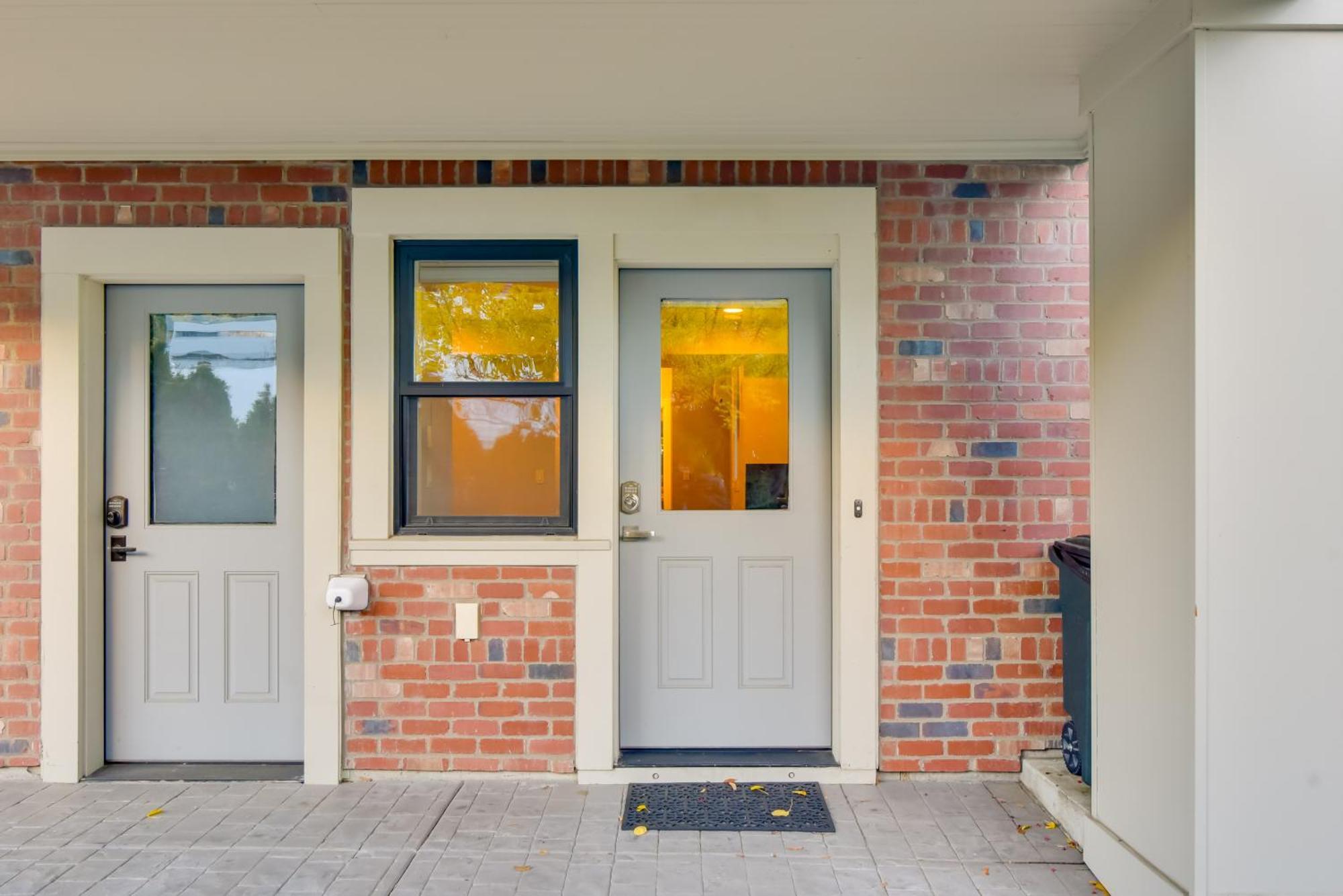 Apartment Walkable Less Than 1 Mi To Dtwn! *