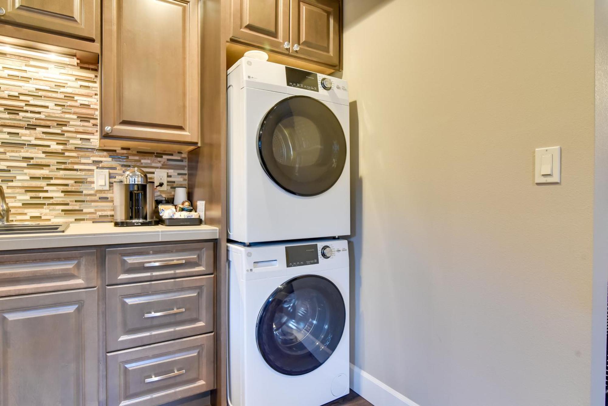 Walkable Less Than 1 Mi To Dtwn! *